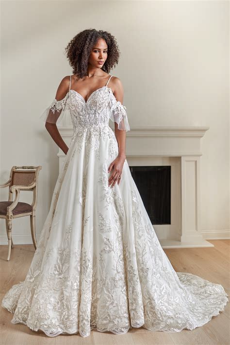 Enchanting Elegance: Embrace your Magical Moment in the Whimsical Wedding Dress with Delicate Sleeves